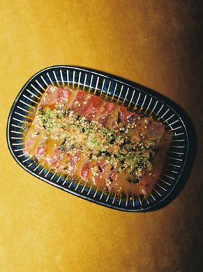 Saumon marin&eacute; fa&ccedil;on carpaccio &ndash; entr&eacute;e fra&icirc;che du restaurant plage Pampelonne